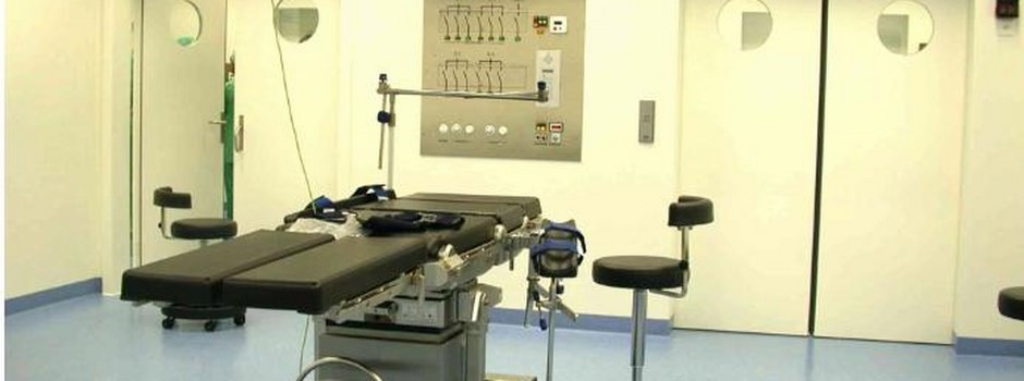 Salle d'opération de l'hôpital de Pourtalès.jpg